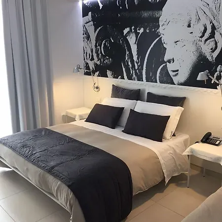 Quihotel فندق
