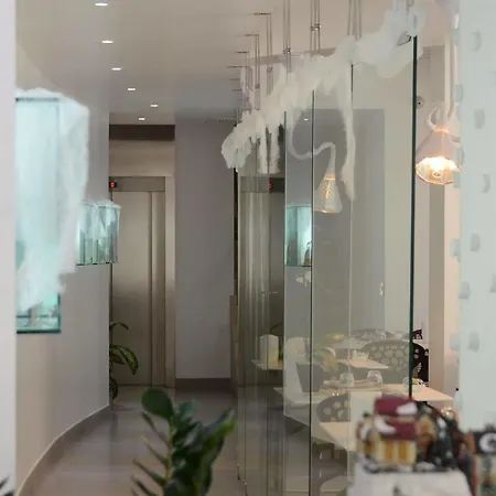 Quihotel فندق 4*
